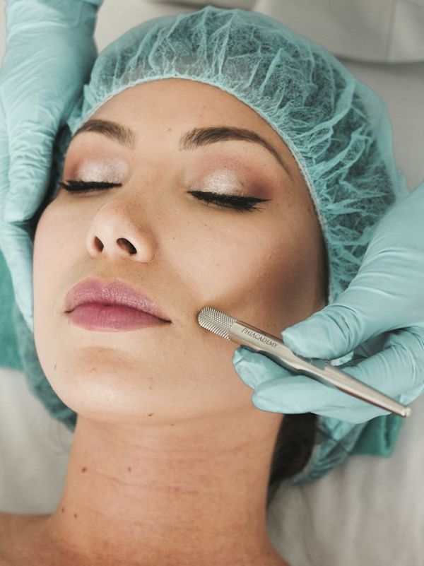Tratamiento facial en consulta